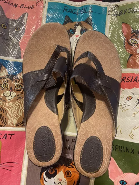 Born Sandals Womens 10M Casual Comfort Slip On Thong Wedge - Brown Leather