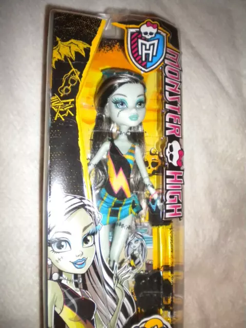 NEW/SEALED IN BOX Monster High Gloom Beach Frankie Stein Doll Swimsuit ...