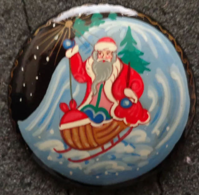 Russian WOOD HAND PAINTED CHRISTMAS SANTA PIN