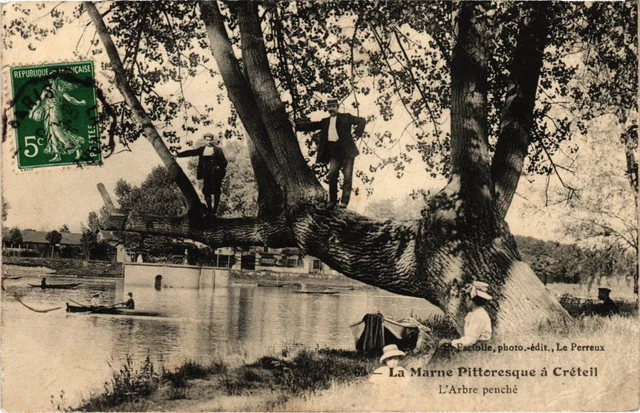 CPA Creteil Arbre Penche (1348438)