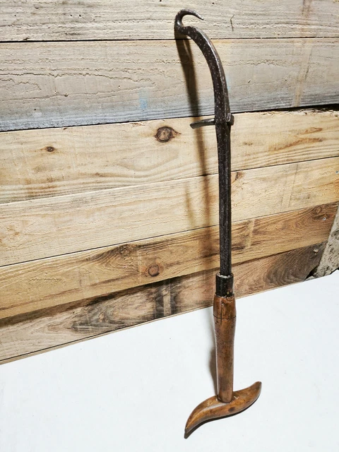 Ancien Outil De Sabotier - Paroir Forgé Et Signé V.L - N°26 - Collection