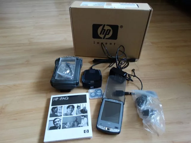 HP iPAQ HX2490B Pocket PC funzionante con caricabatterie, supporto, custodia e scatola