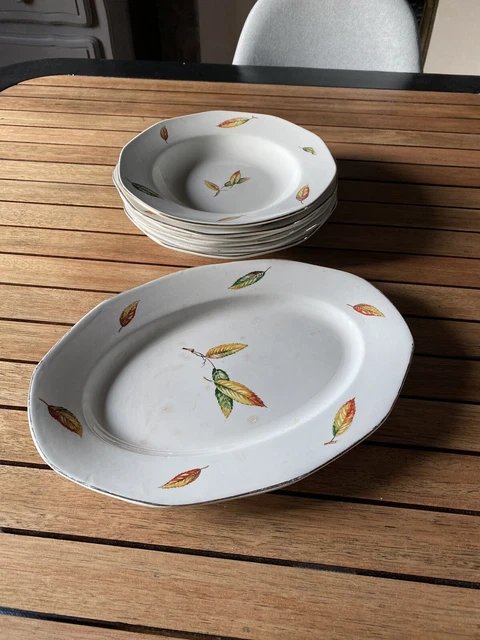 Service de table ancien en porcelaine de Limoges estampillée GDA