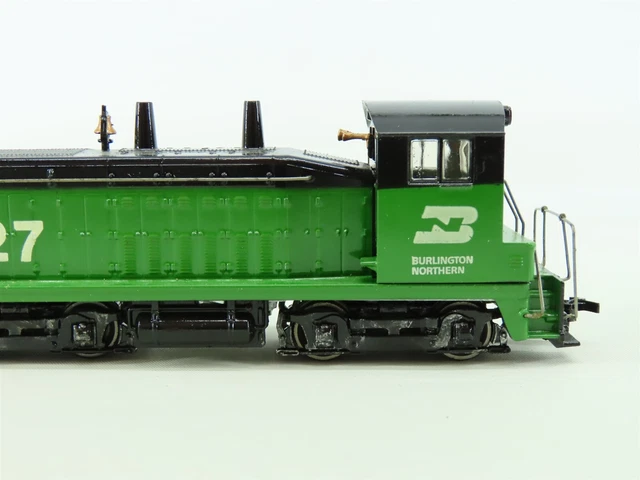 HO Scale Athearn BN Burlington Northern EMD SW7 Diesel #127 3