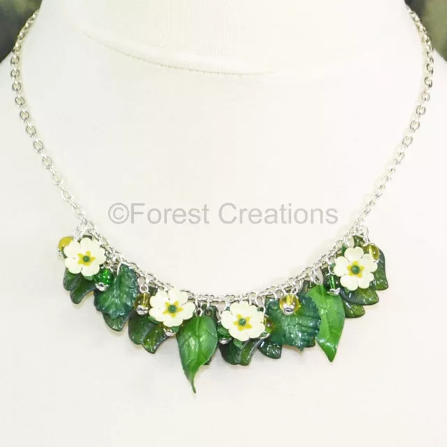 Primelkette, handgeschnitzt, Osterkette, Muttertag Frühling Geschenk