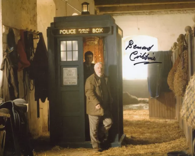 Doctor Who Tardis scene 8x10 photo signed by BERNARD CRIBBINS - UACC DEALER