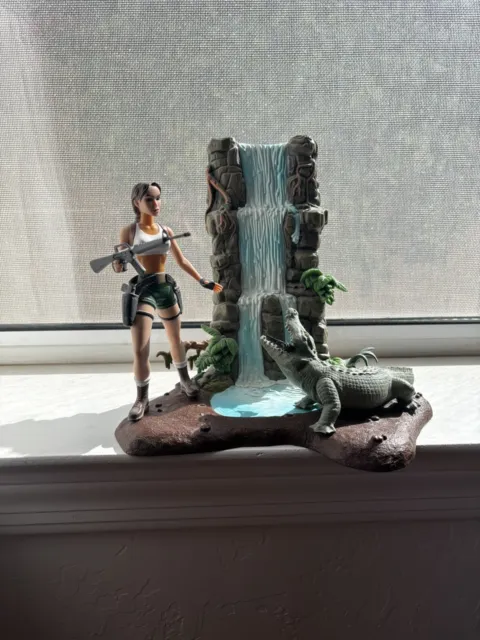 Lara Croft Escapes the Crocodile Playmates Tomb Raider Vintage Figure Rare
