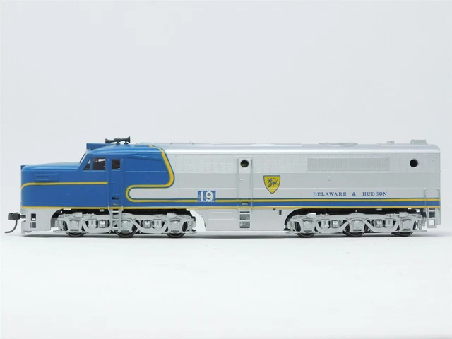 HO Scale Athearn DH Delaware & Hudson ALCO PA Diesel Locomotive #19 w/DCC
