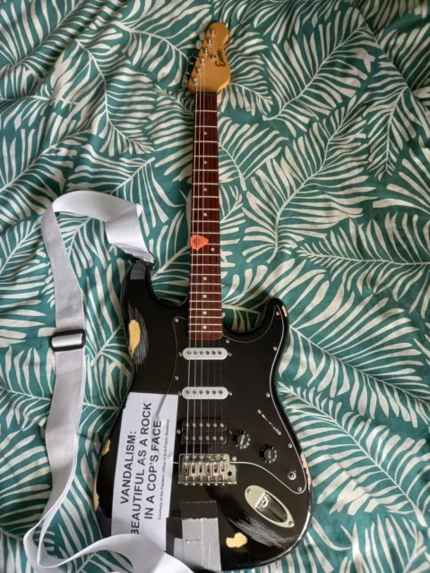 Nirvana Kurt Cobain 'Vandalism' stratocaster electric guitar