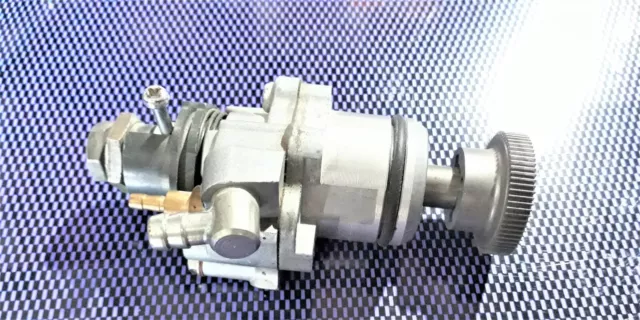 POMPE A HUILE ORIGINAL POUR MAXI SCOOTER YAMAHA BELUGA 125cc  (A-CONFIRMER)