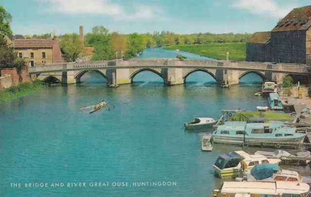 Postcard - Huntingdon - The Bridge and River Great Ouse