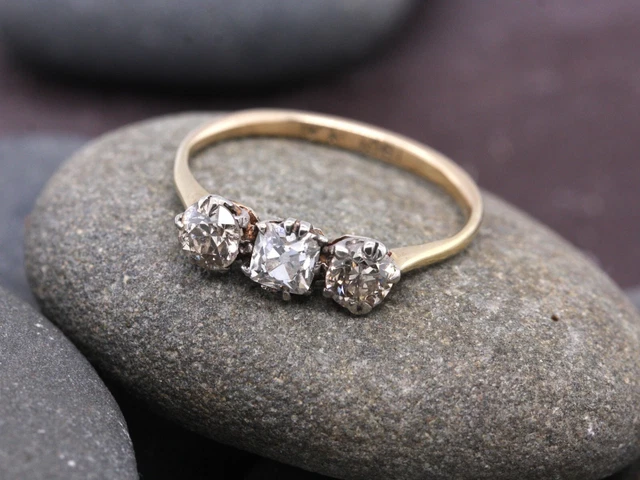 Bague De Fiançailles En Or Jaune 18 Carats Avec Diamant - Taille I 1/2 - Poids Total 0.20 Carat