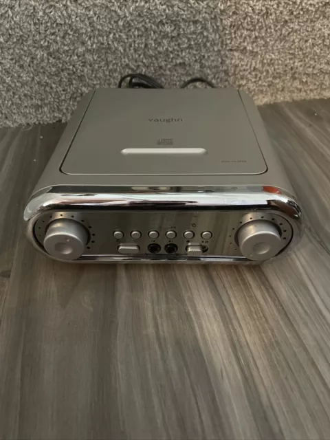 Plug-and-play Karaoke with six discs, Family party pack, Vaughn. Model VKG8VP