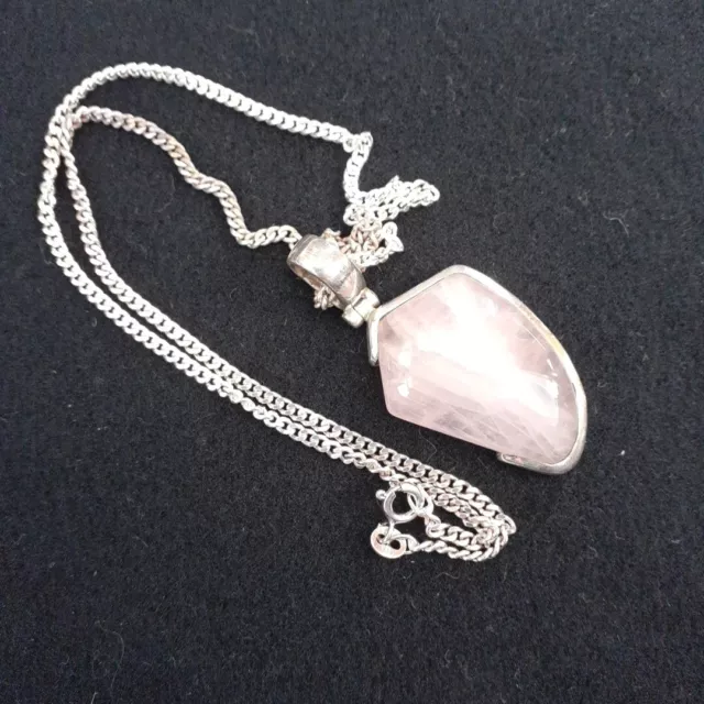 Silver (925 hallmarked) stunning Quartz Pendant on an 18 inch chain