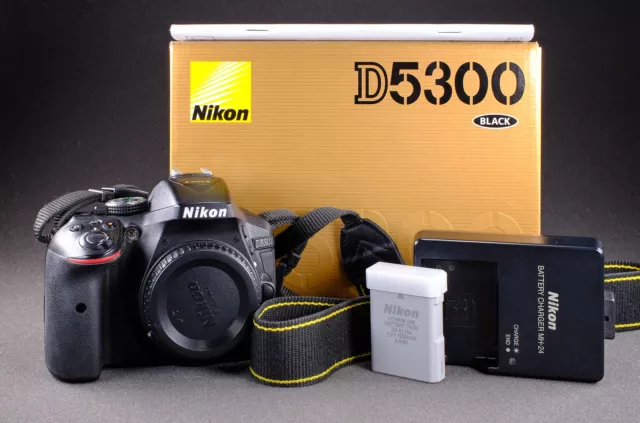 Nikon D D5300 24.2 MP Digitalkamera 15.000 Auslösungen  Sehr Gut OVP 5300