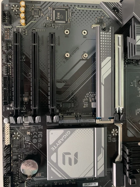 GIGABYTE B850 EAGLE WIFI6E DDR5 AM5 Motherboard (Damaged) £60.00 ...