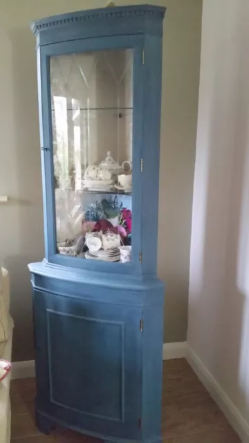 Shabby Chic painted corner cabinet