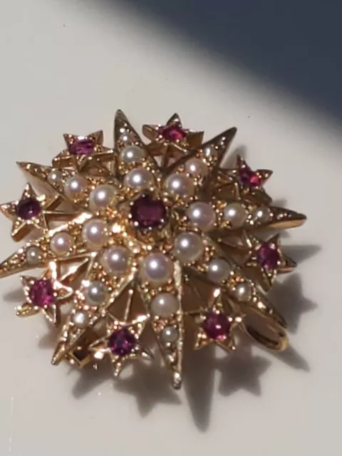 Quality Pearl ruby Starburst 9ct Gold Brooch 1970's