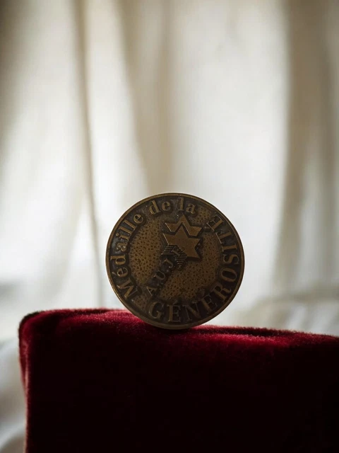 Medaille bronze automobile d'occasion - Collection - - page 2
