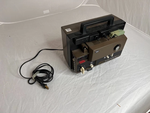 Elmo ST 100 Traveler Series Projector WORKING