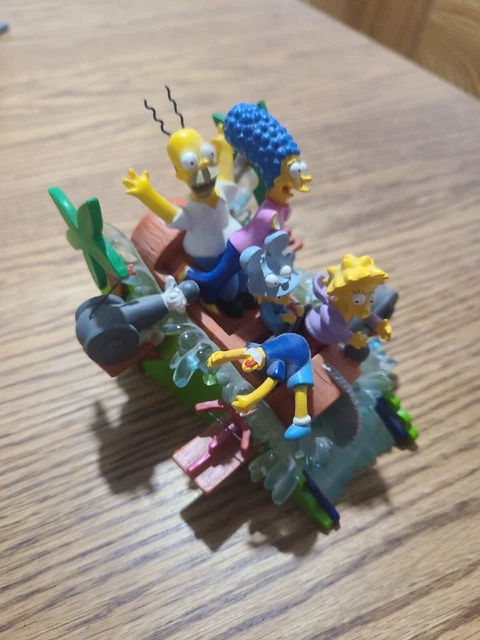 Itchy And Scratchyland  Sculpture Simpsons Family Vacation