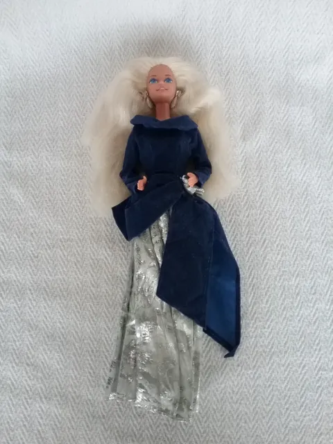 Barbie Avon Winter Velvet Doll 1995 Unboxed