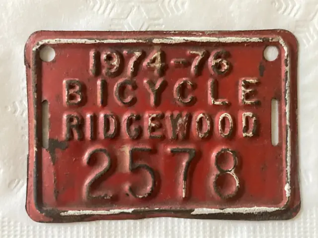 RARE 1974 - 76 RIDGEWOOD NEW JERSEY BICYCLE LICENSE PLATE # 2578 BERGEN County