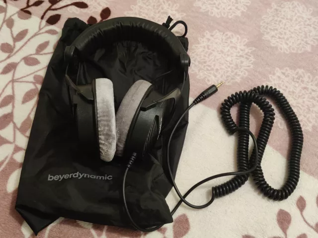 Beyerdynamic DT990 PRO Open Dynamic Studio 250 Ohm Headphones