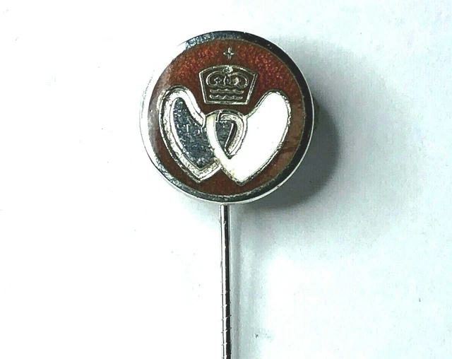 Vintage Blood Donors enamel stick Pin badge 1.6 cm's marked silver Fattorini & S