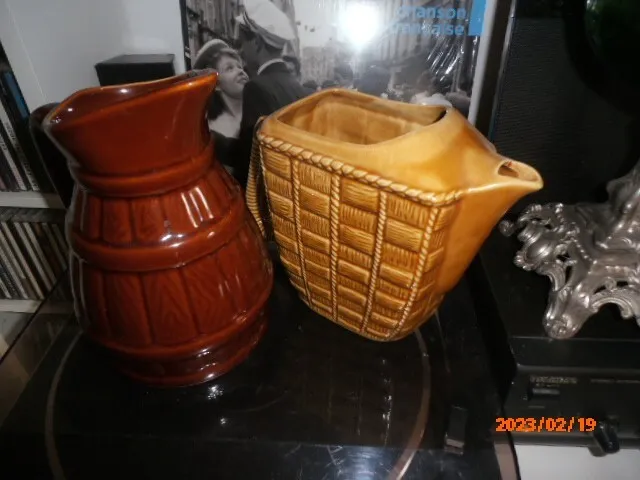 2 Vieux Pichets Ceramique Pas St Clement Mais P65 Et C10 Bon Etat