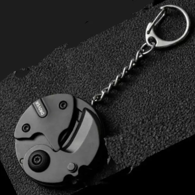 Multifunctional Keychain Screwdriver Hexagon Coin Outdoor EDC Tool Mini Keychain