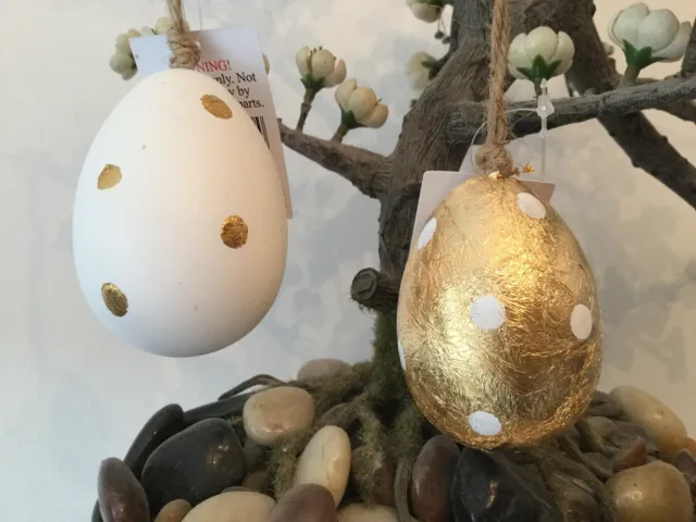 Gisela Graham Moulded Acrylic Gold/White Polka Dot Easter Egg decoration 8cm