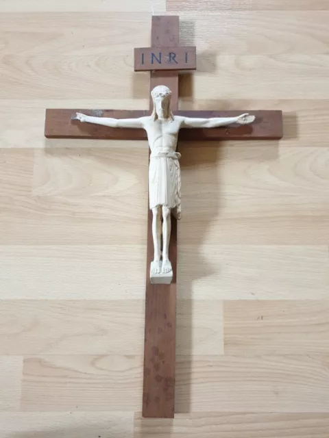 Antikes Kreuz/,Kruzifix aus Holz. Mit Jesus Christus aus Gips. INRI