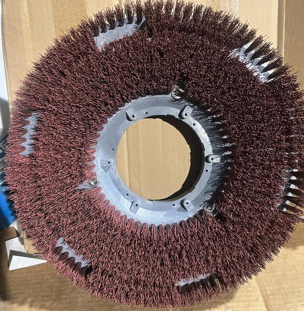 NSS 3390901 - Wr33 Scrub Grit Brush Brush, 17-in, 3 Lug, Red Grit Bristle, Mediu