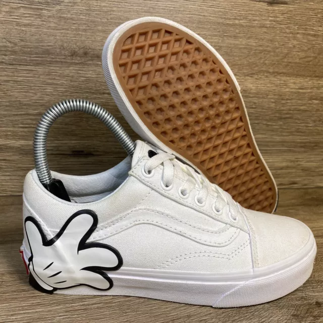 Vans x Disney Mickey Mouse Old Skool White Glove Hand Shoes 721356 Womens Sz 5.5