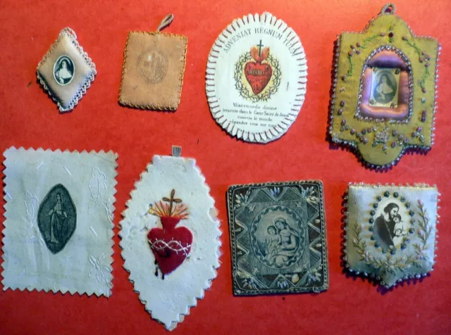 Lot De 8 Souvenirs Religieux Anciens En Tissu, Broderie Et Perles