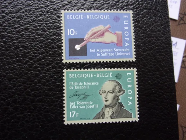 Belgien - Briefmarke Yvert / Tellier N° 2048 2049 N MNH (CYN42) (A)