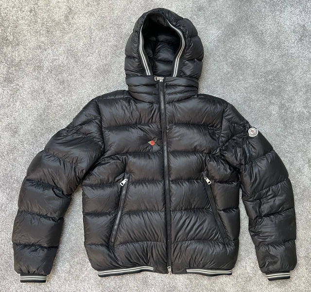 Moncler xl 2025 size
