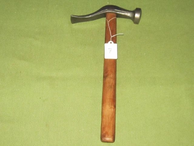 N°591 old tool hammer outil ancien marteau d’armurier à Étival