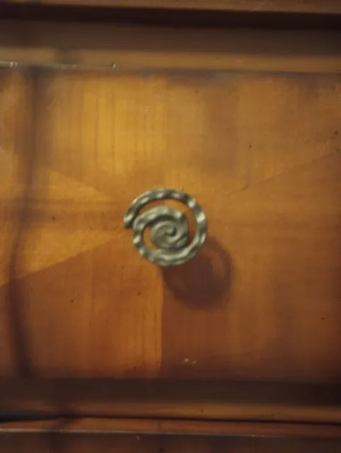 Boutons d'armoire Atlas tire poignées rouleau en spirale bronze vieilli ÉNORMES ÉCONOMIES DE VOLUME ! 2