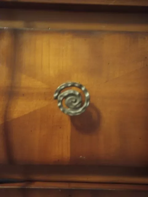 Boutons d'armoire Atlas tire poignées rouleau en spirale bronze vieilli ÉNORMES ÉCONOMIES DE VOLUME ! 2