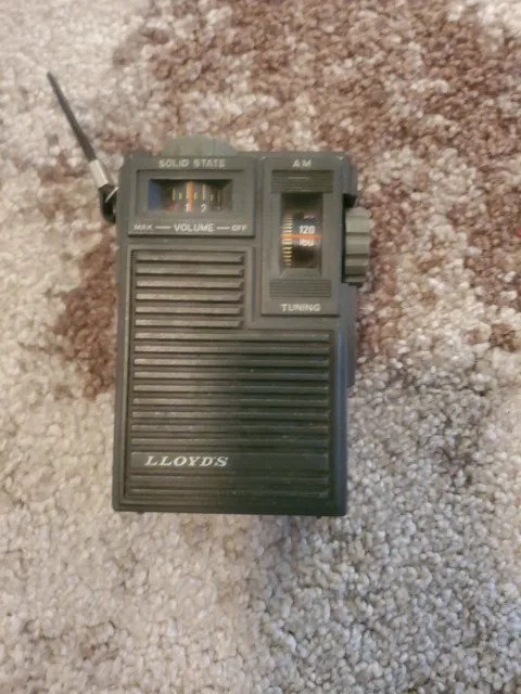 LLoyd's pocket radio NN-8379
