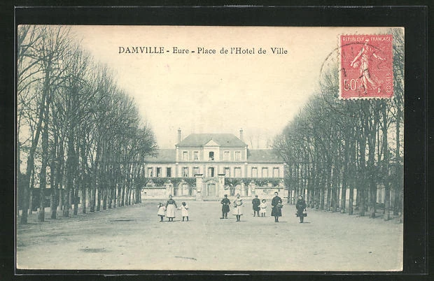 CPA Damville, Place de l´Hotel de Ville 1927