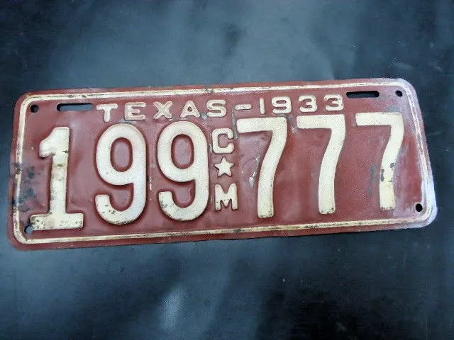 VINTAGE 1933 TEXAS USA LICENSE PLATE 199CM777 BARN FIND MANCAVE BAR GARAGE 13x5