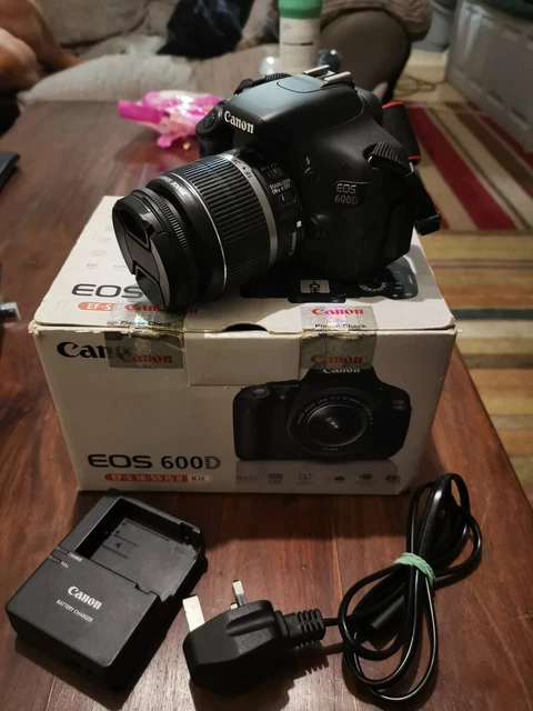 Canon EOS 600d with 18-55mm lens bundle