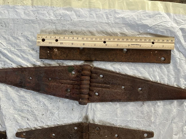 7 piece VTG Metal Barn Door T-Strap Hinges & more Rustic Primitive WI Barn Farm 4