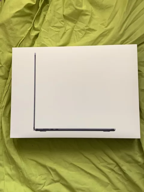 Brand New| Sealed|Apple MacBook Air 15.3in| 256GB SSD, Apple M2, 8GB|Midnight