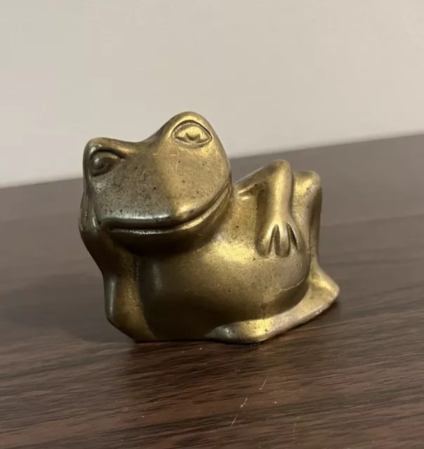 Lounging Brass Frog Figurine Laying Down Sculpture Desk Home Decor Collectible