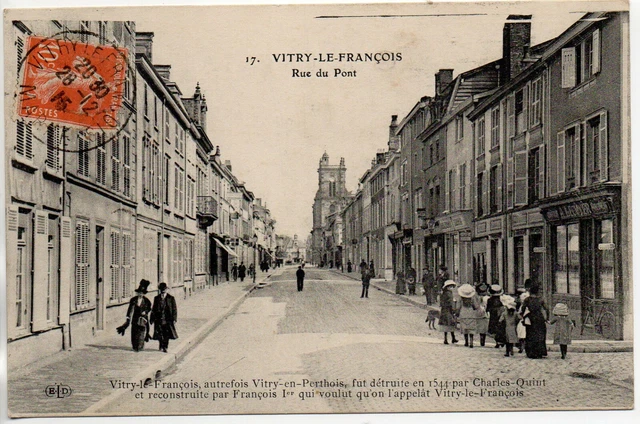 VITRY LE FRANCOIS - Marne - CPA 51 - Rue du pont - Magasins