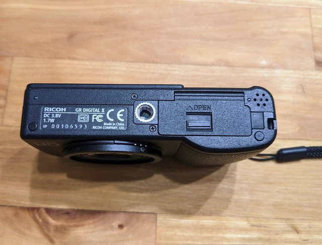 Ricoh GR Digital II 10.1MP Black Compact Camera 4